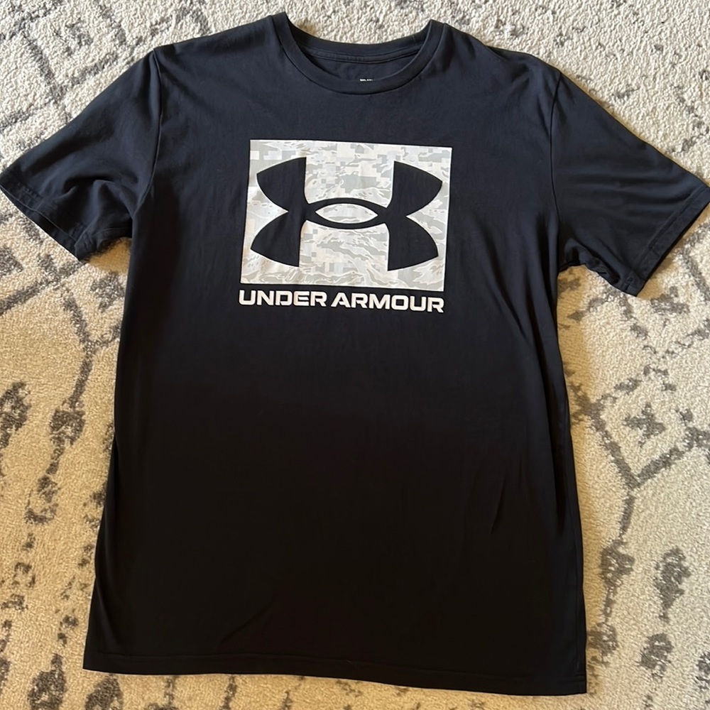 Mens UA tee